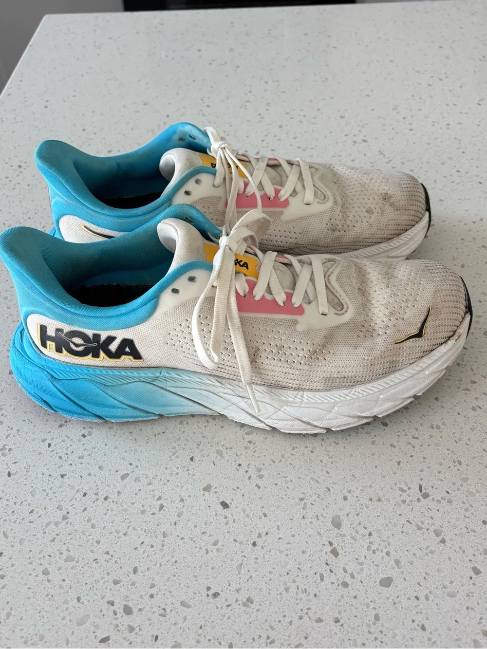 Hoka Arahi 7